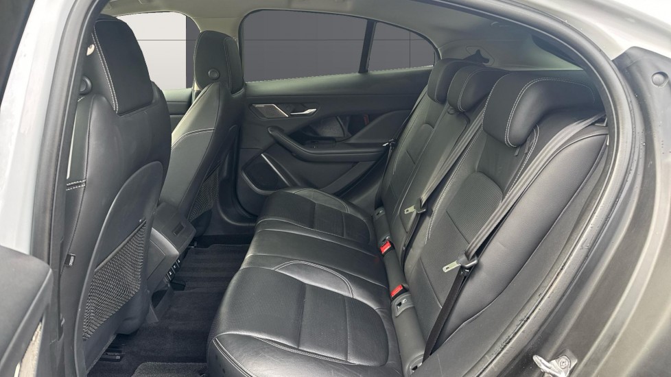 Jaguar I-Pace 294kW EV400 SE 90kWh 5dr Auto Electric Estate - Image 4
