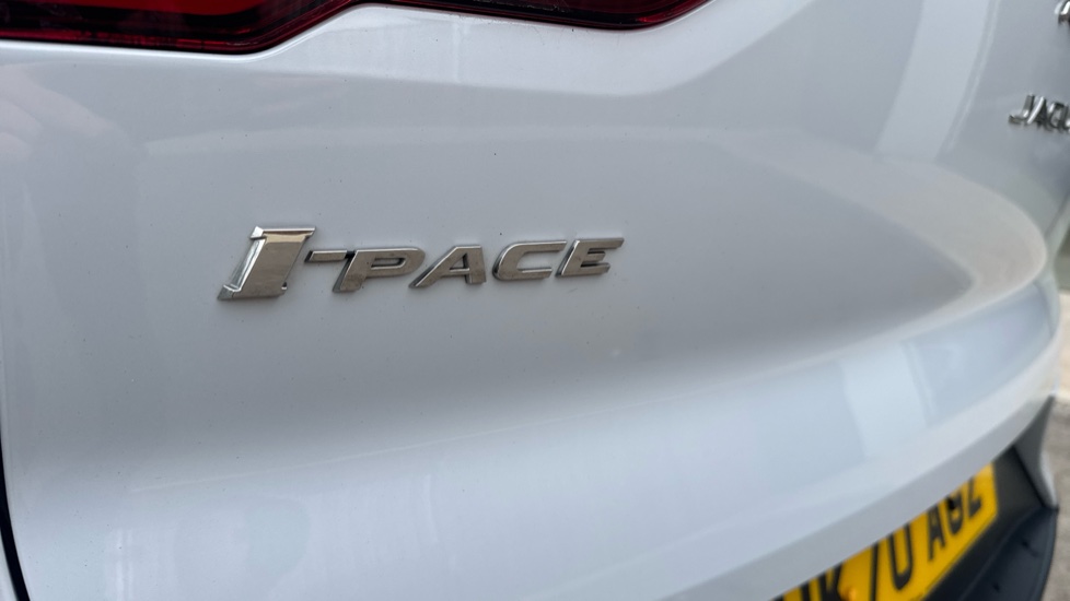 Jaguar I-Pace 294kW EV400 SE 90kWh 5dr Auto Electric Estate - Image 23