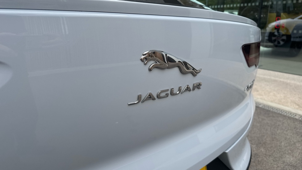 Jaguar I-Pace 294kW EV400 SE 90kWh 5dr Auto Electric Estate - Image 24