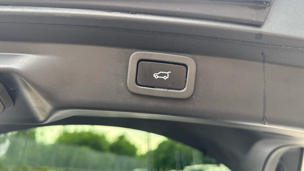 Jaguar I-Pace 294kW EV400 SE 90kWh 5dr Auto Electric Estate - Image 28