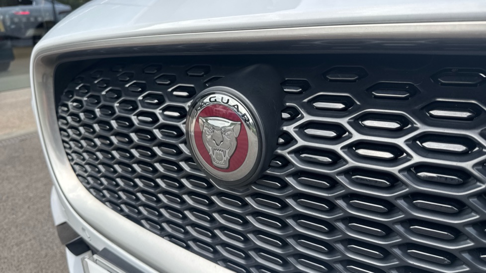 Jaguar I-Pace 294kW EV400 SE 90kWh 5dr Auto Electric Estate - Image 34