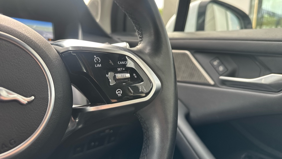 Jaguar I-Pace 294kW EV400 SE 90kWh 5dr Auto Electric Estate - Image 45