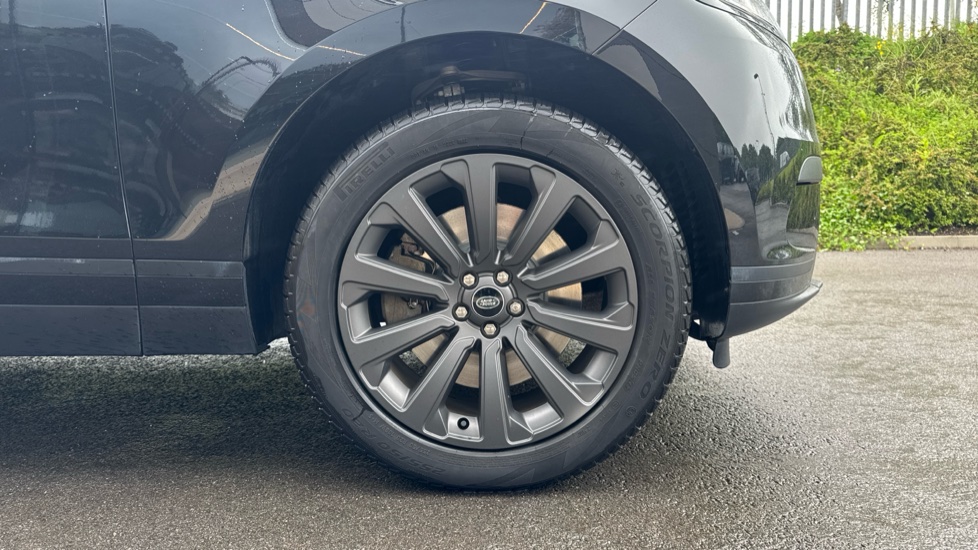 Land Rover Range Rover Velar 2.0 P400e SE 5dr Auto Estate - Image 8