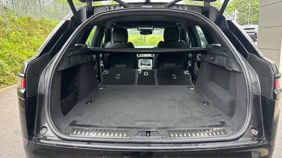 Land Rover Range Rover Velar 2.0 P400e SE 5dr Auto Estate - Image 10