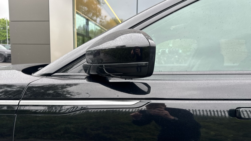 Land Rover Range Rover Velar 2.0 P400e SE 5dr Auto Estate - Image 33