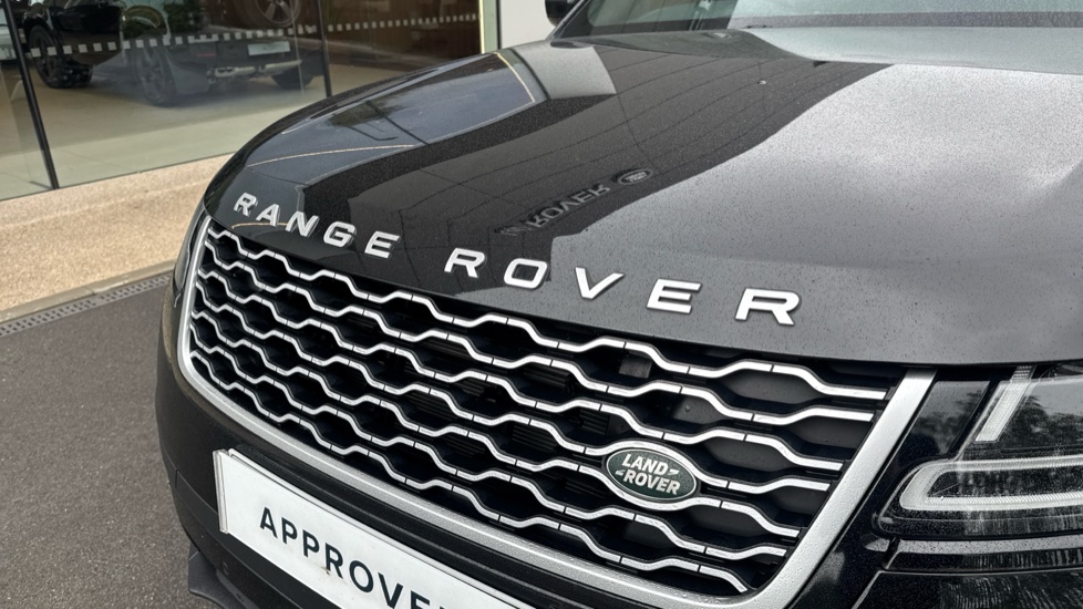Land Rover Range Rover Velar 2.0 P400e SE 5dr Auto Estate - Image 35