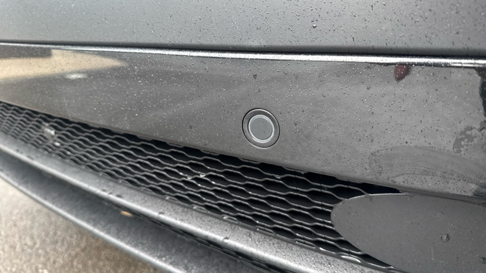 Land Rover Range Rover Velar 2.0 P400e SE 5dr Auto Estate - Image 37
