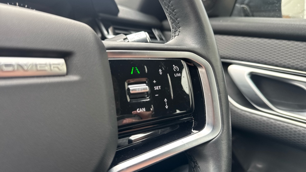 Land Rover Range Rover Velar 2.0 P400e SE 5dr Auto Estate - Image 48