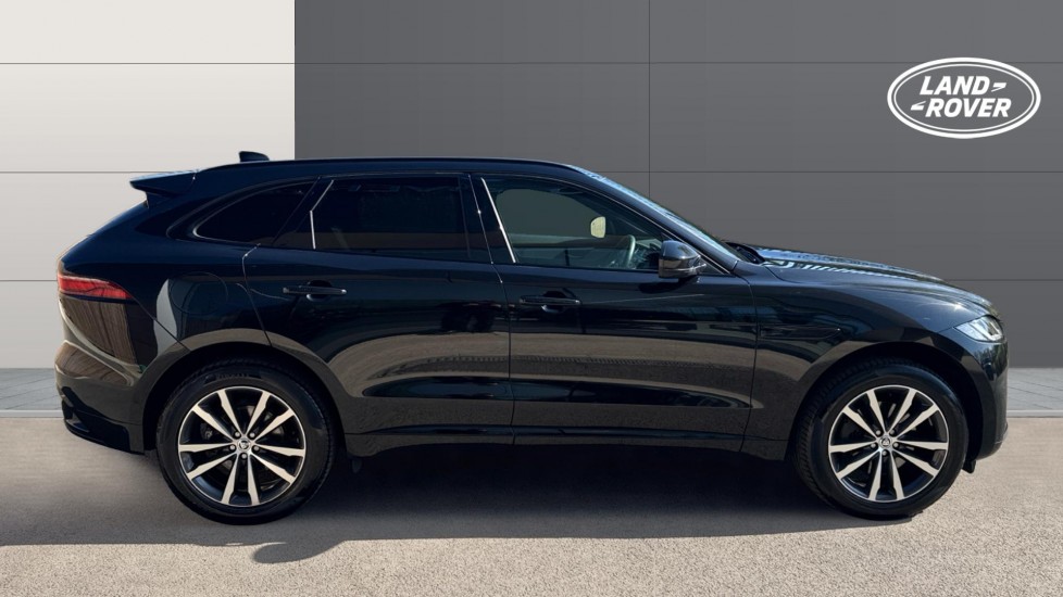 Jaguar F-Pace 2.0 D200 R-Dynamic SE Black 5dr Auto AWD Diesel Estate - Image 5