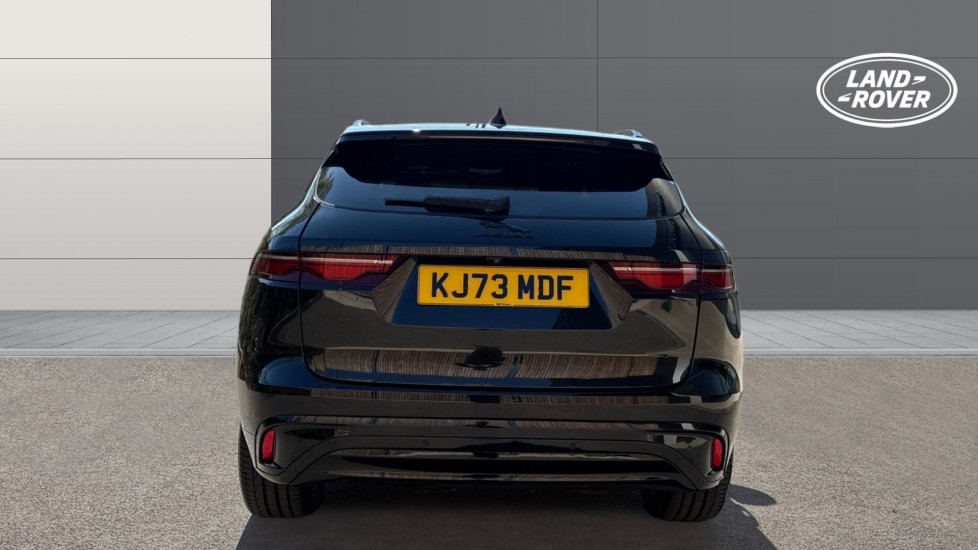 Jaguar F-Pace 2.0 D200 R-Dynamic SE Black 5dr Auto AWD Diesel Estate - Image 6