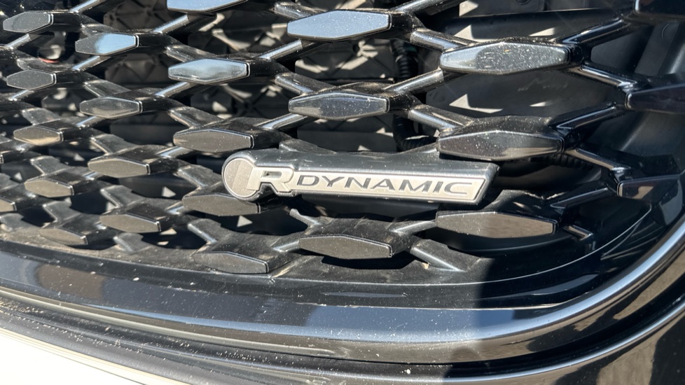 Jaguar F-Pace 2.0 D200 R-Dynamic SE Black 5dr Auto AWD Diesel Estate - Image 34