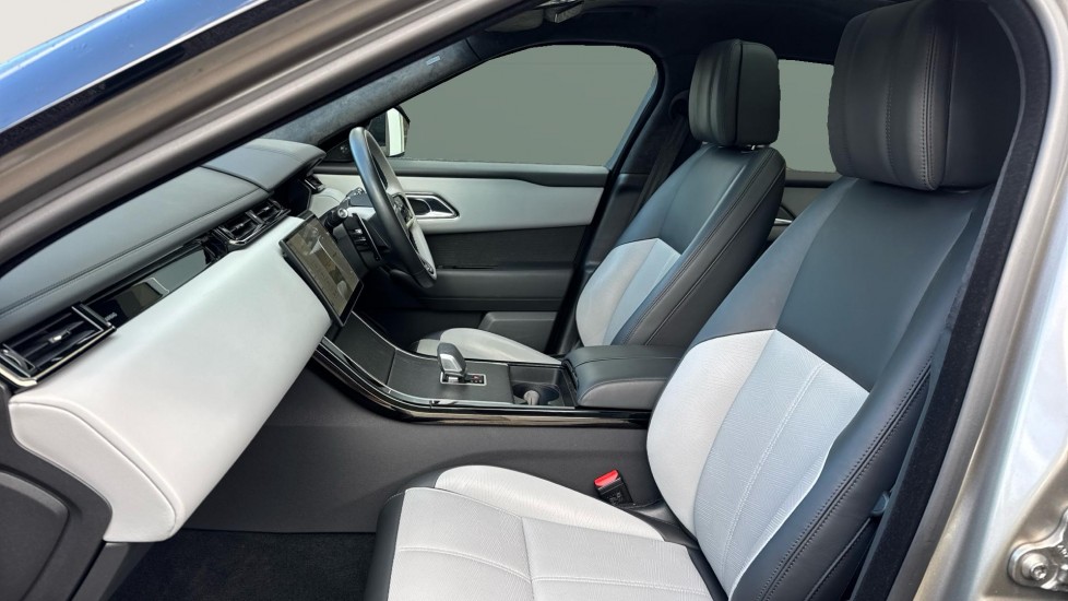 Land Rover Range Rover Velar 2.0 D200 MHEV Autobiography 5dr Auto [Revised] Diesel Estate - Image 3