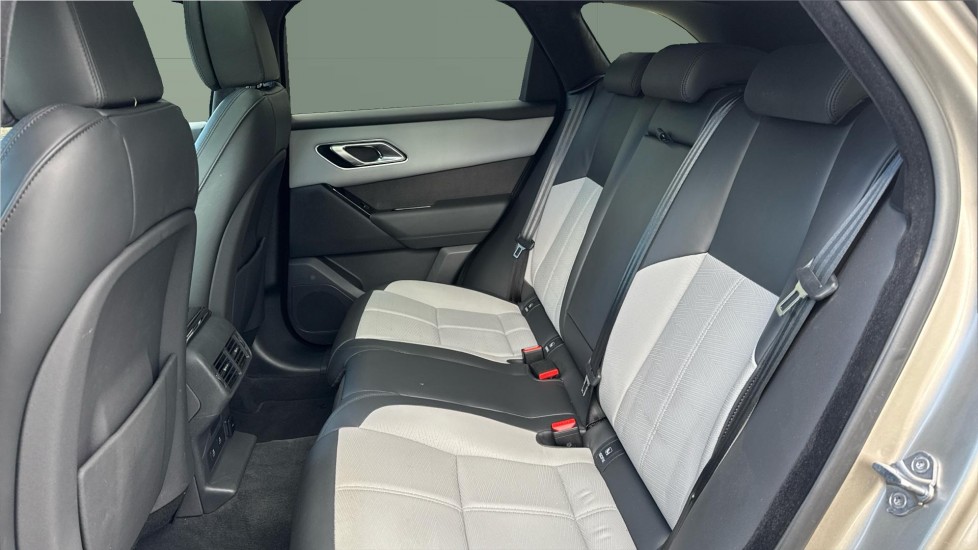 Land Rover Range Rover Velar 2.0 D200 MHEV Autobiography 5dr Auto [Revised] Diesel Estate - Image 4