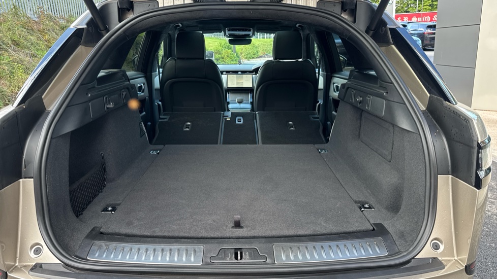Land Rover Range Rover Velar 2.0 D200 MHEV Autobiography 5dr Auto [Revised] Diesel Estate - Image 10