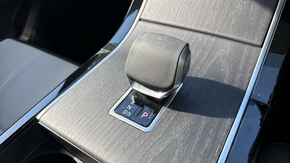 Land Rover Range Rover Velar 2.0 D200 MHEV Autobiography 5dr Auto [Revised] Diesel Estate - Image 13