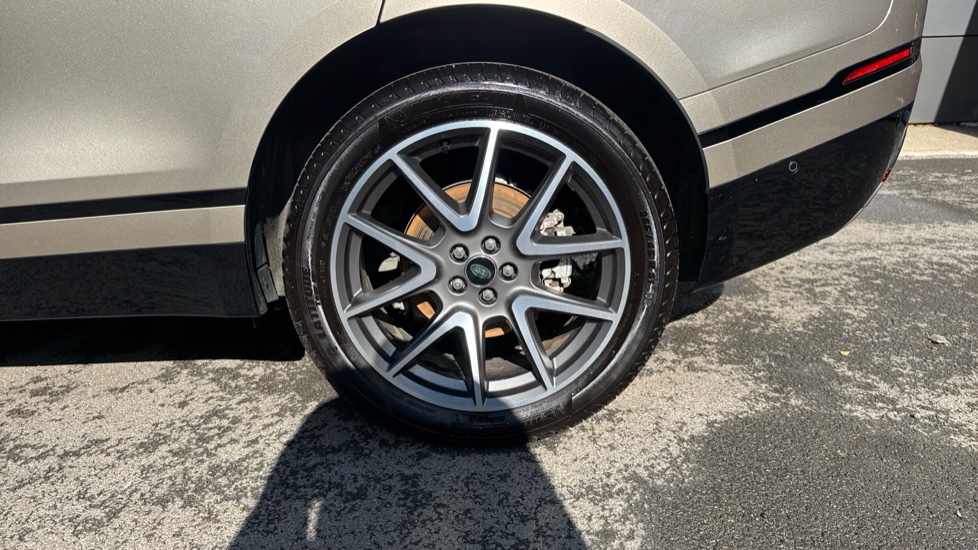 Land Rover Range Rover Velar 2.0 D200 MHEV Autobiography 5dr Auto [Revised] Diesel Estate - Image 30