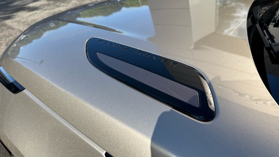 Land Rover Range Rover Velar 2.0 D200 MHEV Autobiography 5dr Auto [Revised] Diesel Estate - Image 33