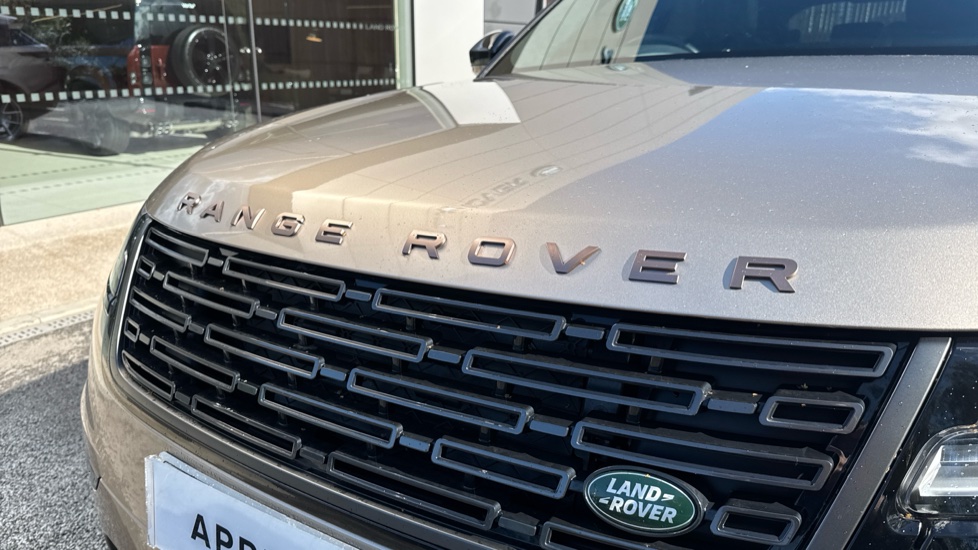 Land Rover Range Rover Velar 2.0 D200 MHEV Autobiography 5dr Auto [Revised] Diesel Estate - Image 35