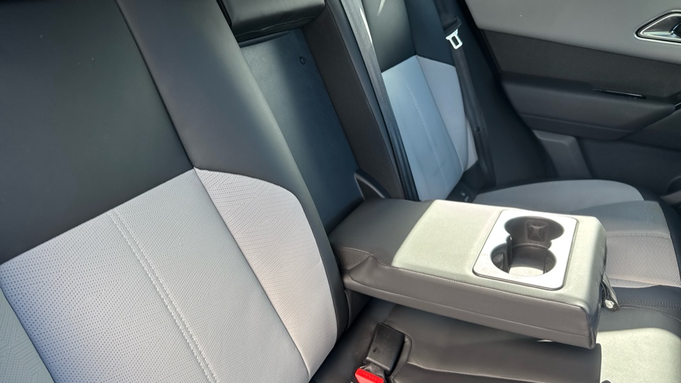 Land Rover Range Rover Velar 2.0 D200 MHEV Autobiography 5dr Auto [Revised] Diesel Estate - Image 41