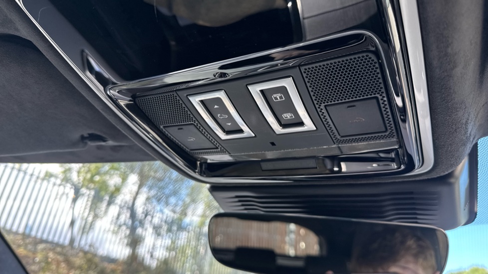 Land Rover Range Rover Velar 2.0 D200 MHEV Autobiography 5dr Auto [Revised] Diesel Estate - Image 49