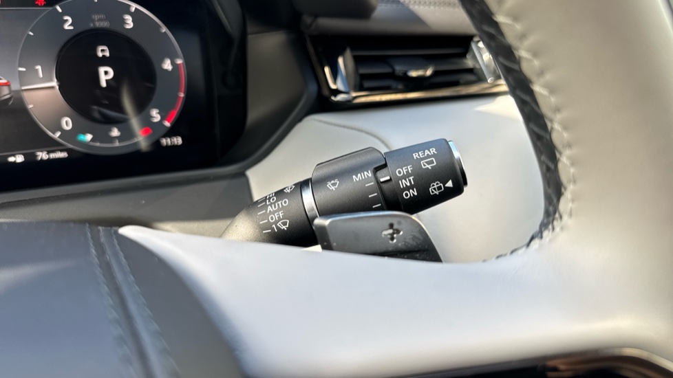 Land Rover Range Rover Velar 2.0 D200 MHEV Autobiography 5dr Auto [Revised] Diesel Estate - Image 52