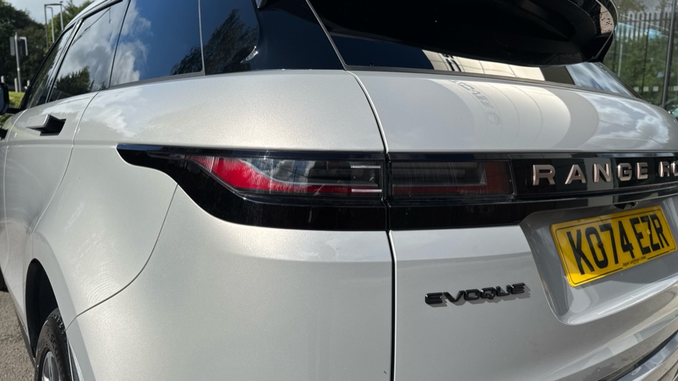 Land Rover Range Rover Evoque 2.0 D200 Autobiography 5dr Auto [Revised] Diesel Hatchback - Image 19