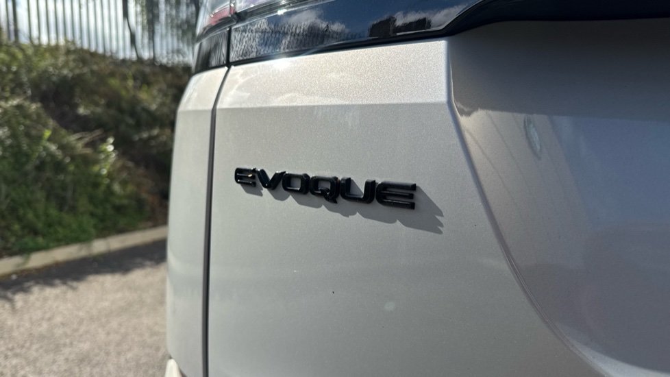 Land Rover Range Rover Evoque 2.0 D200 Autobiography 5dr Auto [Revised] Diesel Hatchback - Image 25