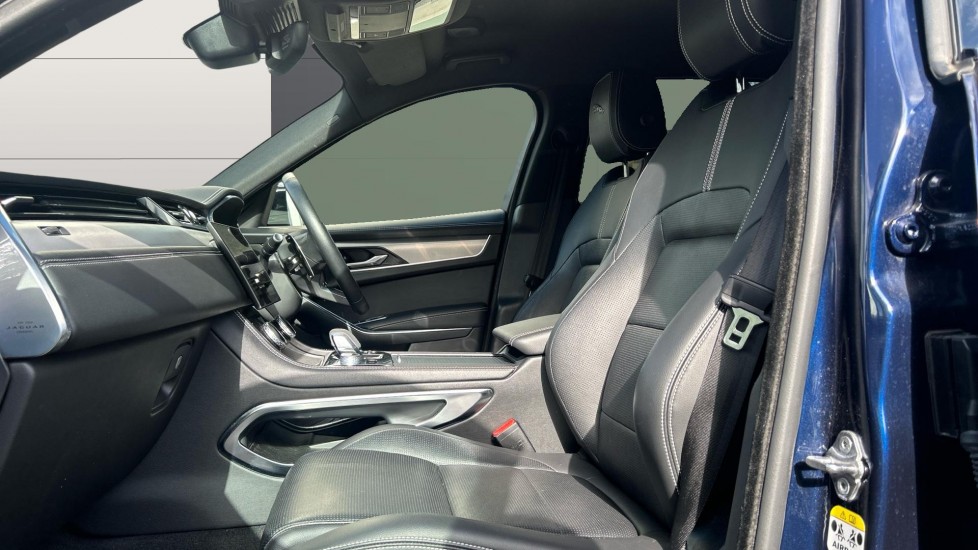 Jaguar F-Pace 2.0 P400e R-Dynamic SE Black 5dr Auto AWD Estate - Image 3