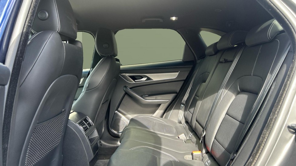 Jaguar F-Pace 2.0 P400e R-Dynamic SE Black 5dr Auto AWD Estate - Image 4