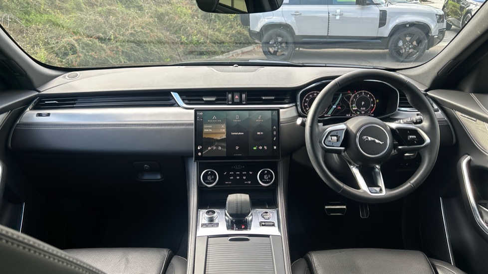 Jaguar F-Pace 2.0 P400e R-Dynamic SE Black 5dr Auto AWD Estate - Image 9