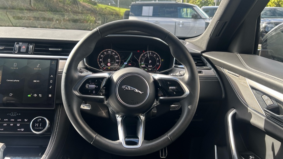 Jaguar F-Pace 2.0 P400e R-Dynamic SE Black 5dr Auto AWD Estate - Image 15