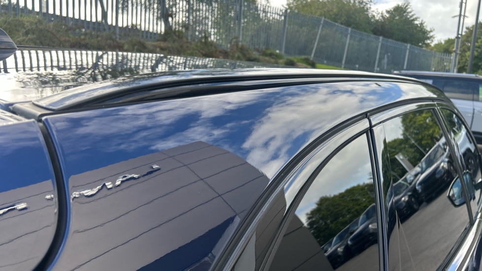 Jaguar F-Pace 2.0 P400e R-Dynamic SE Black 5dr Auto AWD Estate - Image 34