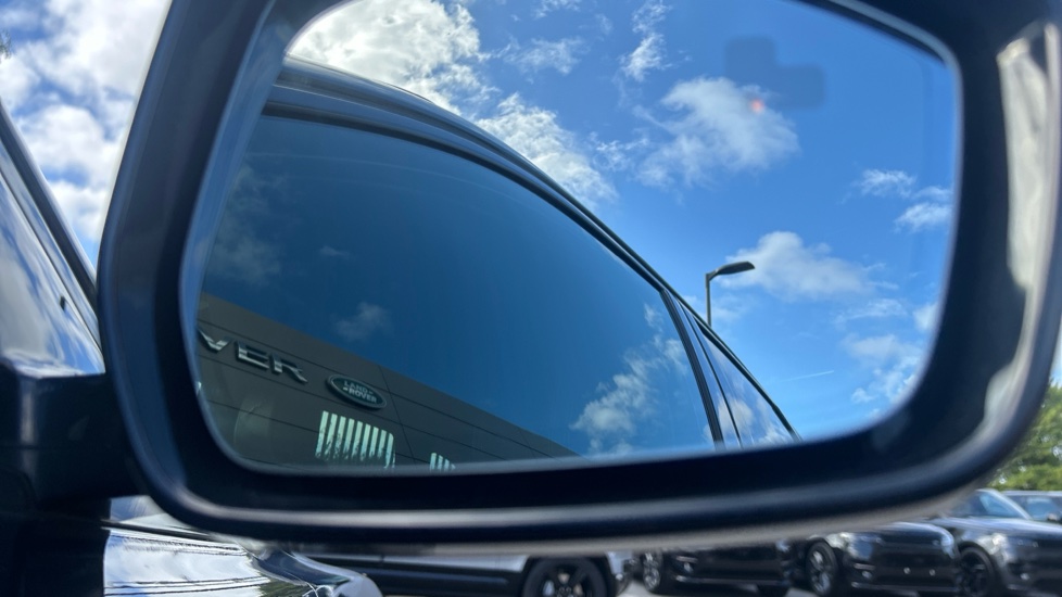 Jaguar F-Pace 2.0 P400e R-Dynamic SE Black 5dr Auto AWD Estate - Image 36