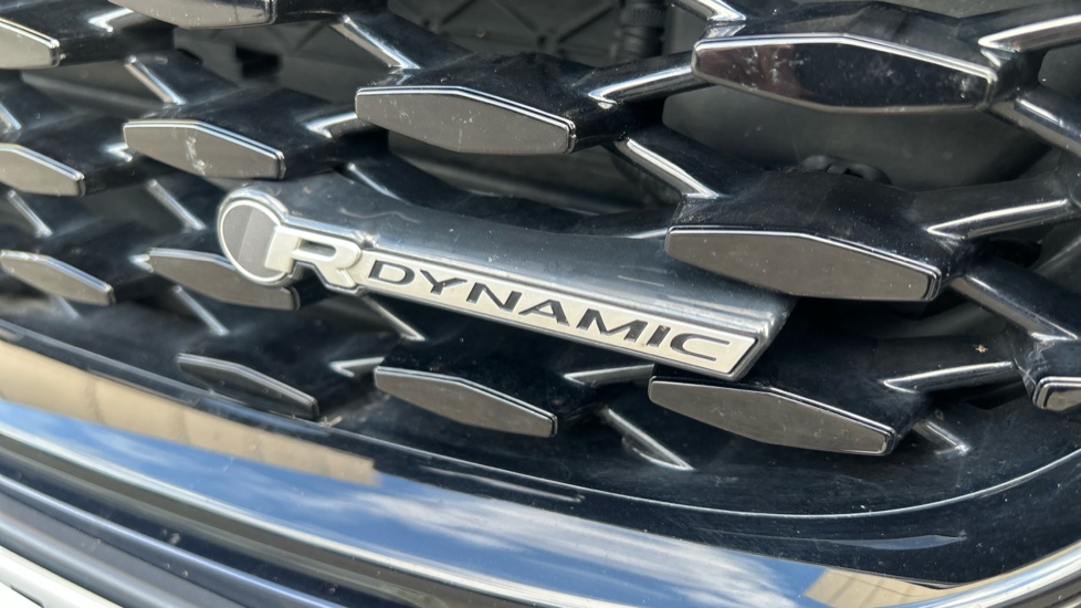 Jaguar F-Pace 2.0 P400e R-Dynamic SE Black 5dr Auto AWD Estate - Image 39