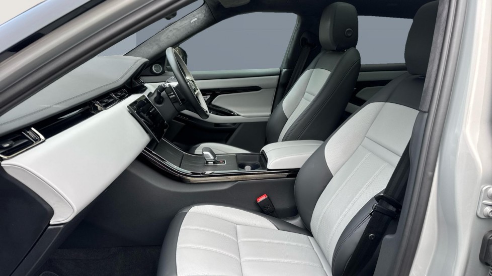 Land Rover Range Rover Evoque 2.0 D200 Autobiography 5dr Auto [Revised] Diesel Hatchback - Image 3