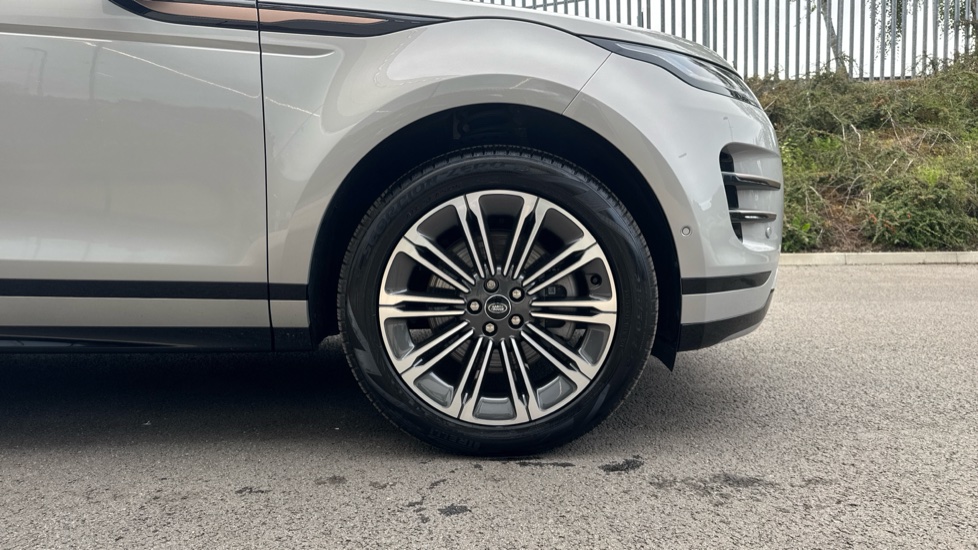 Land Rover Range Rover Evoque 2.0 D200 Autobiography 5dr Auto [Revised] Diesel Hatchback - Image 8