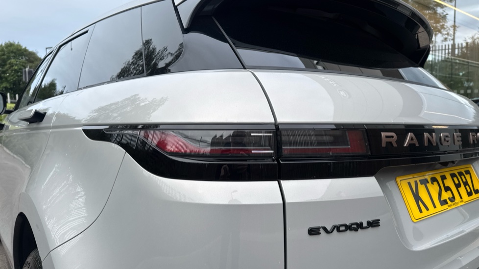 Land Rover Range Rover Evoque 2.0 D200 Autobiography 5dr Auto [Revised] Diesel Hatchback - Image 19