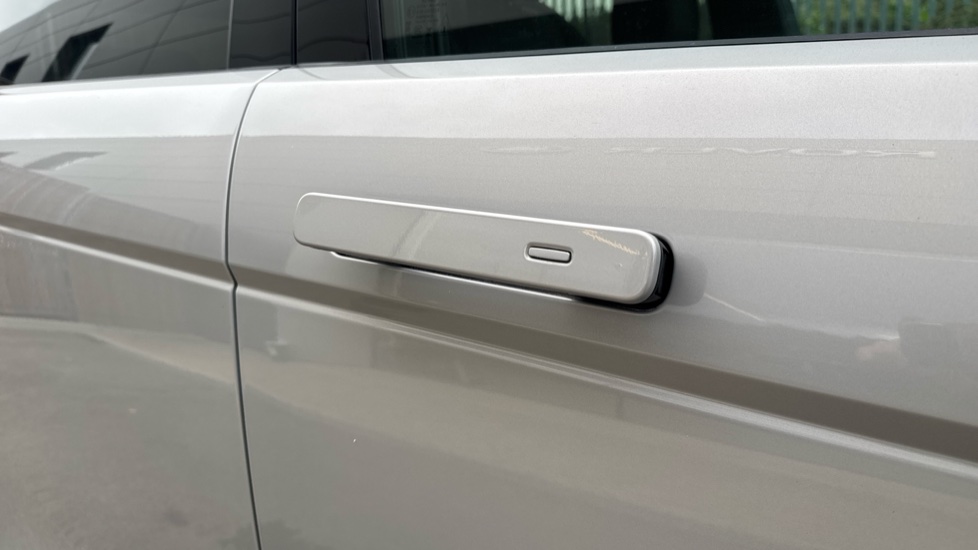Land Rover Range Rover Evoque 2.0 D200 Autobiography 5dr Auto [Revised] Diesel Hatchback - Image 21