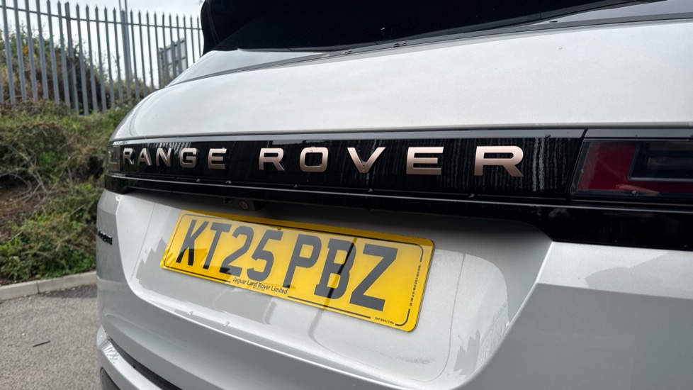 Land Rover Range Rover Evoque 2.0 D200 Autobiography 5dr Auto [Revised] Diesel Hatchback - Image 24