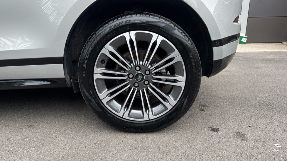 Land Rover Range Rover Evoque 2.0 D200 Autobiography 5dr Auto [Revised] Diesel Hatchback - Image 29