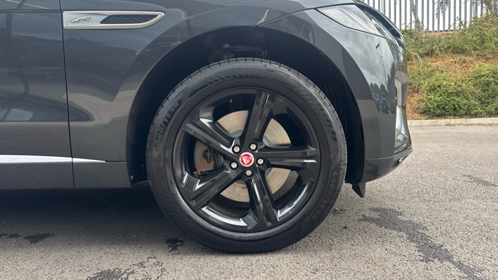 Jaguar F-Pace 2.0 P400e R-Dynamic HSE 5dr Auto AWD Estate - Image 8
