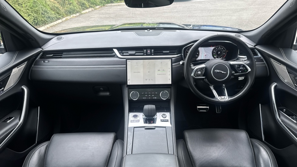 Jaguar F-Pace 2.0 P400e R-Dynamic HSE 5dr Auto AWD Estate - Image 9