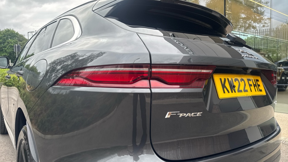 Jaguar F-Pace 2.0 P400e R-Dynamic HSE 5dr Auto AWD Estate - Image 19