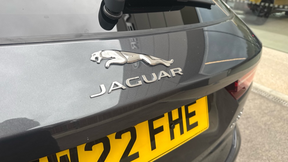 Jaguar F-Pace 2.0 P400e R-Dynamic HSE 5dr Auto AWD Estate - Image 25