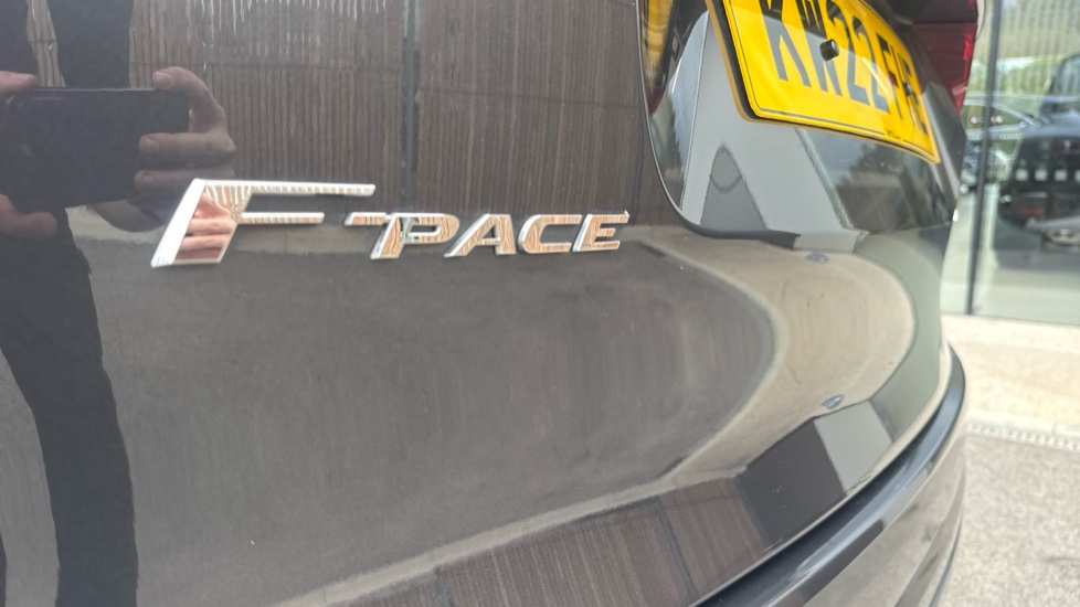 Jaguar F-Pace 2.0 P400e R-Dynamic HSE 5dr Auto AWD Estate - Image 26