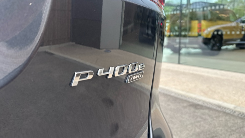 Jaguar F-Pace 2.0 P400e R-Dynamic HSE 5dr Auto AWD Estate - Image 27