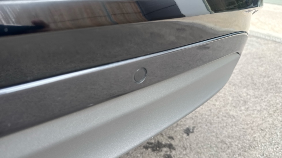 Jaguar F-Pace 2.0 P400e R-Dynamic HSE 5dr Auto AWD Estate - Image 30