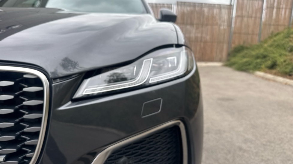 Jaguar F-Pace 2.0 P400e R-Dynamic HSE 5dr Auto AWD Estate - Image 37