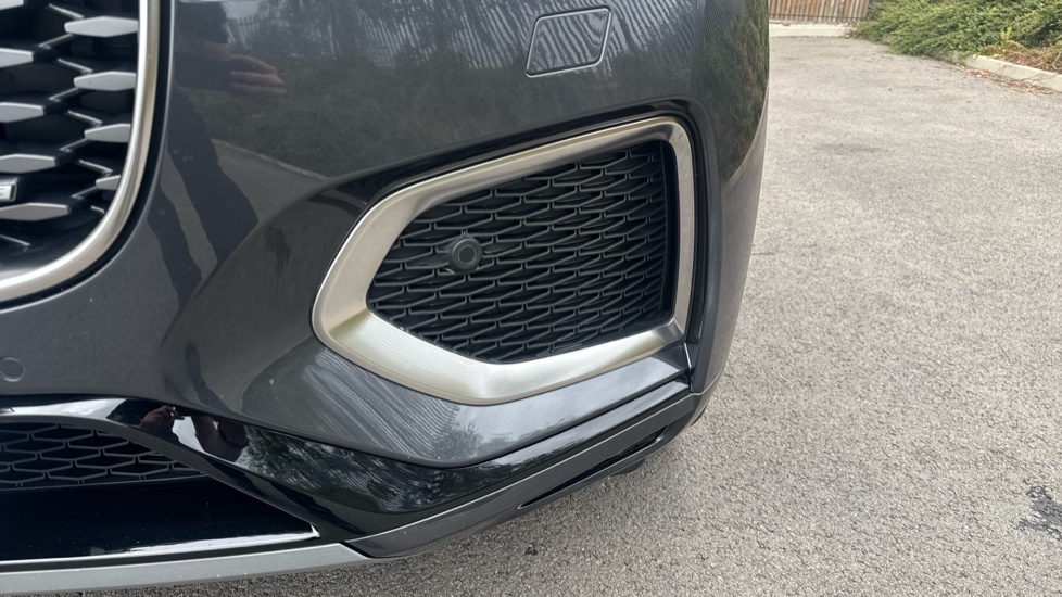 Jaguar F-Pace 2.0 P400e R-Dynamic HSE 5dr Auto AWD Estate - Image 38