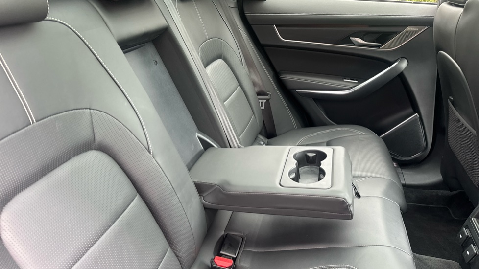 Jaguar F-Pace 2.0 P400e R-Dynamic HSE 5dr Auto AWD Estate - Image 41